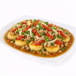 ผัดกระเพรา เต้าหู้ไข่ทรงเครื่อง (ผักรวม)