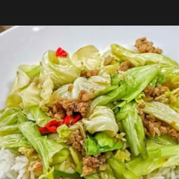 ข้าวกระหล่ำผัดหมู