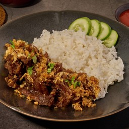 เนื้อชิ้นทอดกระเทียมพันธุ์แท้