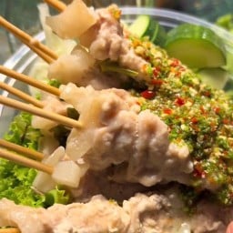 หมูมะนาวนึ่งเสียบไม้ มทสประตู4