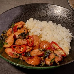 กะเพราพันธุ์แท้ไส้กรอก