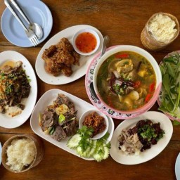 ร้านลุงสอนลาบขม