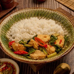 ผัดคะน้าพันธุ์แท้เต้าหู้ไข่ทอด