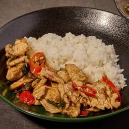 กะเพราพันธุ์แท้ไก่ชิ้น