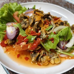 ยำหอยแครงแกะเนื้อ
