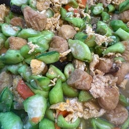 ข้าวแกงนิษา กม.8