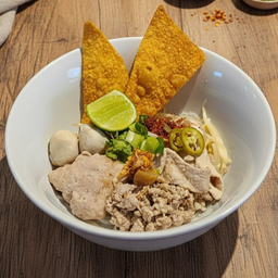 ก๋วยเตี๋ยวต้มยำหมูมะนาวแห้ง