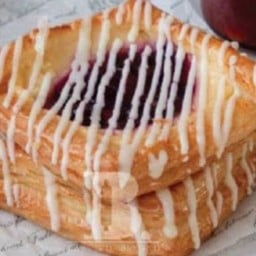 (L) Berry Vanilla Danish