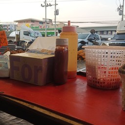 ร้านไก่ทอดสมอบกซิ่ง อาหารตามสั่ง + ไก่ทอด สาขาลำลูกกาคลอง8