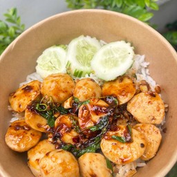 กะเพราลูกชิ้นหมู