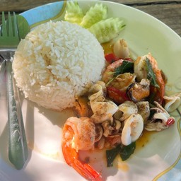 ข้าวผัดกะเพรา(เจนเจริญ)