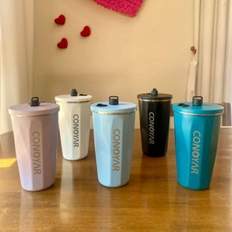 แก้วพร้อมเครื่องดื่ม