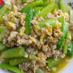 กะเพราใต้หอชวนชื่น