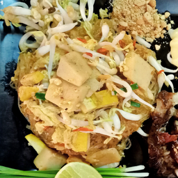 มานาพร  Manaphon (ผัดไทย&ตามสั่ง&กาแฟ สด moka pot) กกส้มโฮง