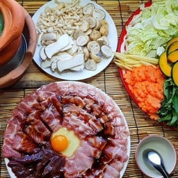 ต้มแซ่บ ชาบู หมูจุ่ม หมูกะทะชลอจีนโก๊ว แม่สมบูรณ์