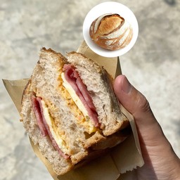 'Sourdough Sanwich Ham&Cheese