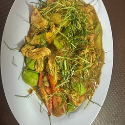 ผัดพริกแกงใต้ หมูชิ้น+สะตอ