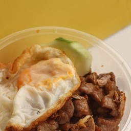 ข้าวหมูกระเทียม+ไข่ดาว