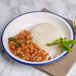 กระเพราวุ้นเส้นราดข้าว