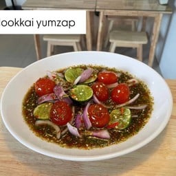 ยำไข่แดงเค็ม