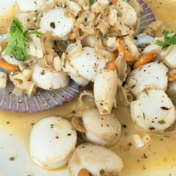 หอยเชลล์ผัดชีส