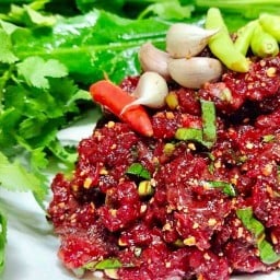 อ.ลาบยโส จุ่มริมทาง (ตรงข้ามครัวถั่วแระ)