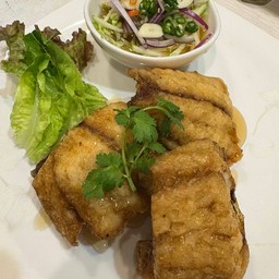 ปลากะพงทอดน้ำปลา