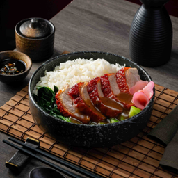 ข้าวหน้าเป็ด Roasted Duck over Rice.