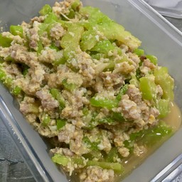 มะระผัดไข่ใส่หมูสับ/ไก่สับ