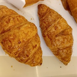 ครัวซองทฺเนยสดเบลเยี่ยม