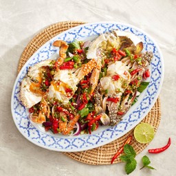 ยำปูม้า 2 ใจ