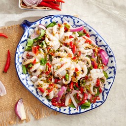 ยำปลาหมึกสาย