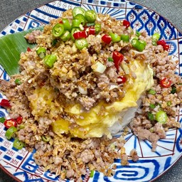 หมูสับคั่วพริกเกลือราดข้าว