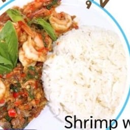 ข้าวกะเพรากุ้ง