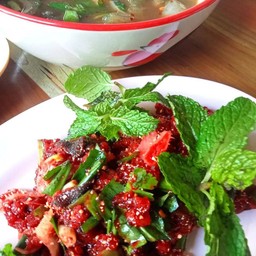 ชุดนี้ก้อยเนื้อหั่นขมๆ+ต้มแช้ปเนื้อสดติดมัน.+ข้าวเหนียว2ถุง