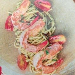 สปาเก็ตตี้ซอสเพสโตแซลม้อน