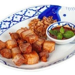 หมูสามชั้นทอดน้ำปลา