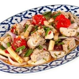 ยำไหลบัวไข่แดงเค็มหมูยอ