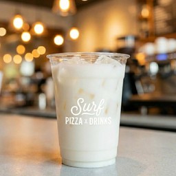 น้ำมะพร้าวน้ำหอมนมสดเย็น