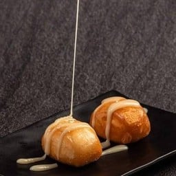 หมั่นโถว 2 ลูก พร้อมนมข้น