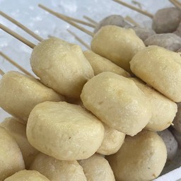 สุขเพียงพอ ลูกชิ้น ไส้กรอก ปิ้ง ทอด หม่าล่า โลตัสบ้านโจ้