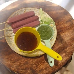 กินดีมีสุข ลูกชิ้นทอด-ยำแซบ