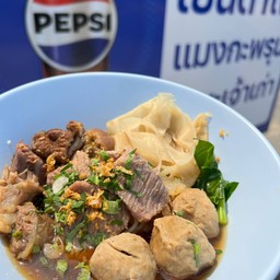 ก๋วยเตี๋ยวเนื้อ พิเศษ