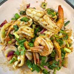 ยำกุ้ง