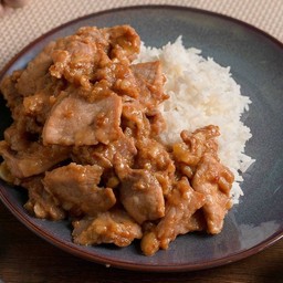 ข้าวหมูชิ้นกระเทียม