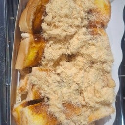 ขนมปังปิ้งเตาถ่าน พนมสารคาม