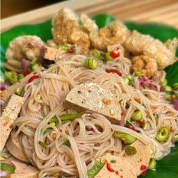 ร้านยำขนมจีนเจ้นุช น้ำผลไม้ปั่นและของกินเล่น