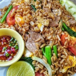 ข้าวผัดรถไฟ(ข้าวผัดใส่ซีอิ้วดำ)