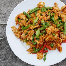 ข้าวพริกแกงไก่