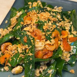 ใบเหลียงผัดไข่